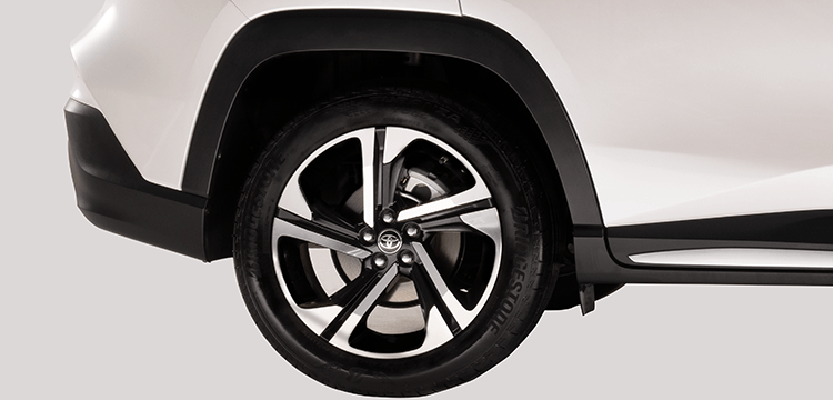 YARIS CROSS 14 8FF0A4C49B9687403641BD5F1D8B3E60