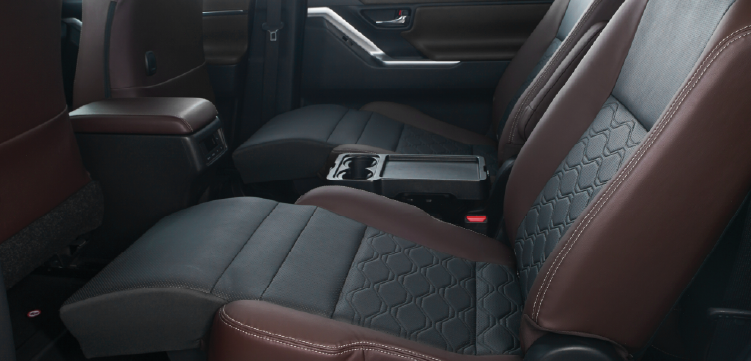 INNOVA CROSS HEV 23 C3A0742B77AE6C2FD0248E72F535CF1E